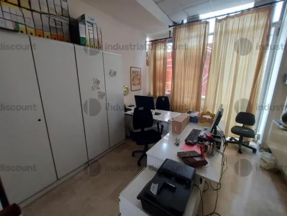 1#8982 Attrezzature e arredamento per attività ristorazione