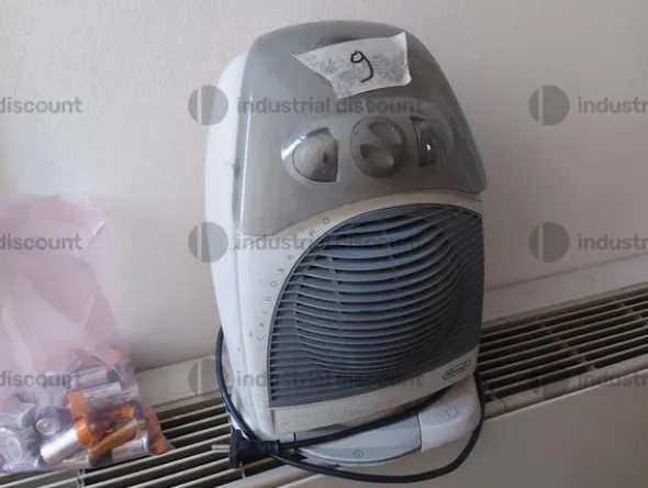 1#8982 Attrezzature e arredamento per attività ristorazione