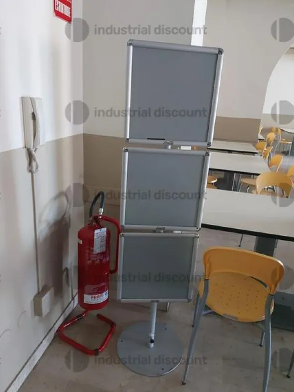 1#8982 Attrezzature e arredamento per attività ristorazione