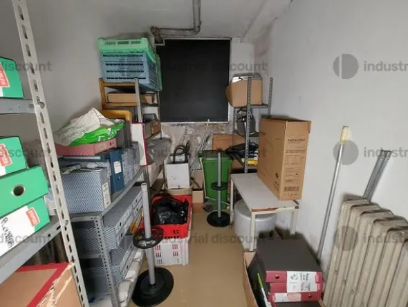 1#8982 Attrezzature e arredamento per attività ristorazione