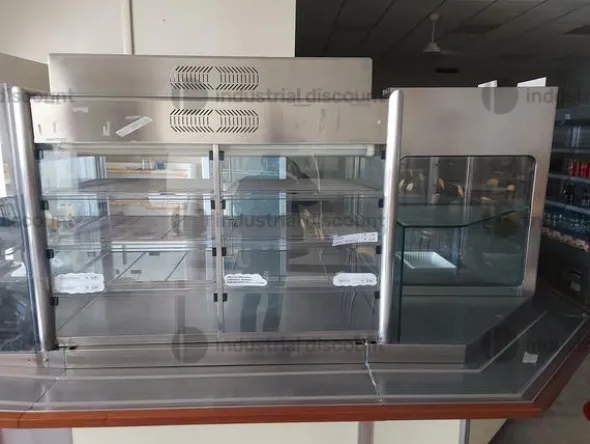 1#8982 Attrezzature e arredamento per attività ristorazione