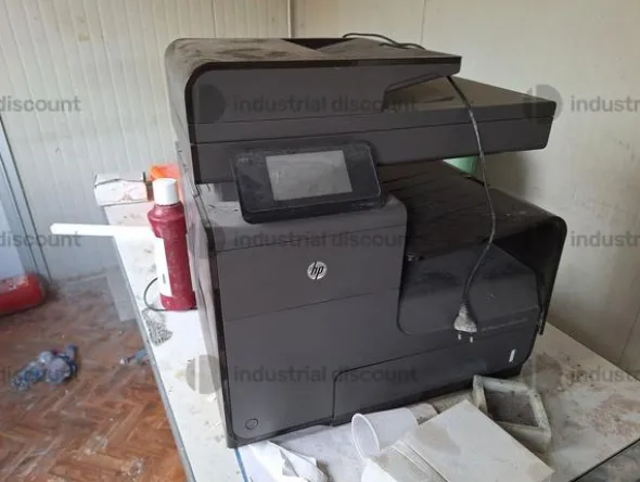 3#8871 Attrezzature e arredi d'ufficio