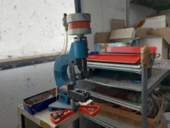 45#8109 Attrezzature e arredi magazzino