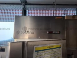 2#9755 Attrezzature e arredi per locale