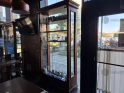 2#9755 Attrezzature e arredi per locale