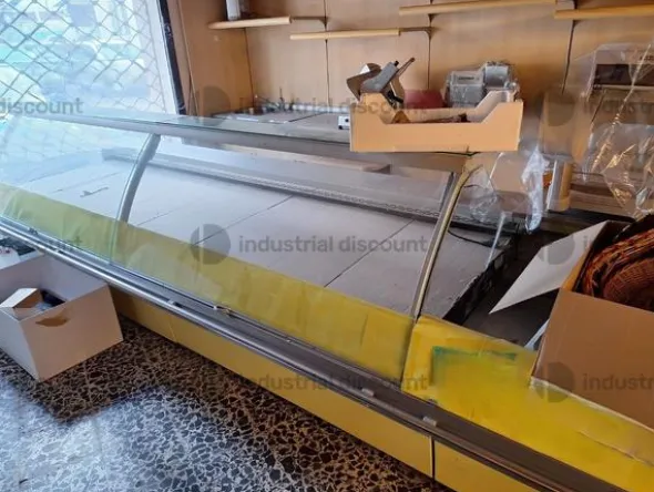 2#9076 Attrezzature e arredi per negozio frutta e verdura