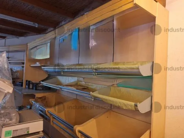 2#9076 Attrezzature e arredi per negozio frutta e verdura
