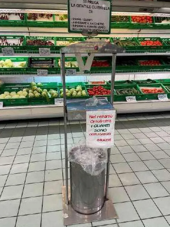 3#7940 Attrezzature e arredi reparto ortofrutta