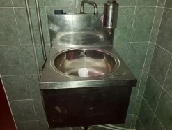 31#46310 Attrezzature e banchi lavoro