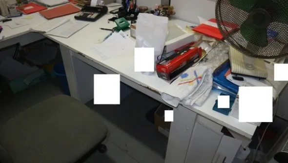 5#4945 Attrezzature ed arredi da ufficio