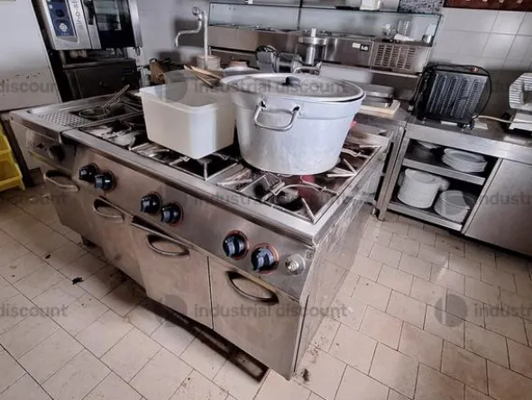 1#9887 Attrezzature ed arredo per ristorazione