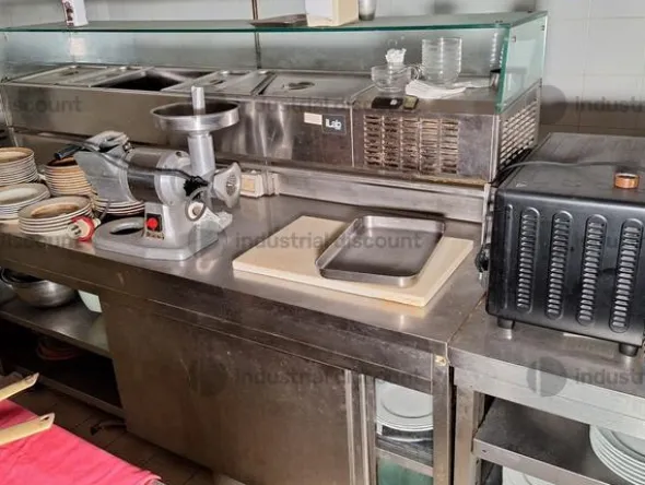 1#9887 Attrezzature ed arredo per ristorazione
