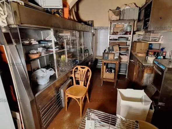 1#9887 Attrezzature ed arredo per ristorazione