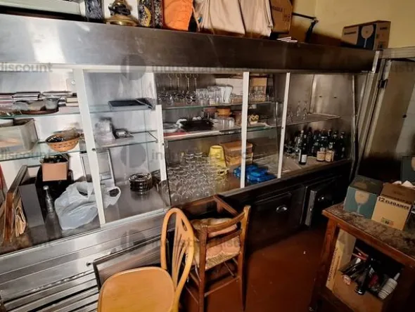 1#9887 Attrezzature ed arredo per ristorazione