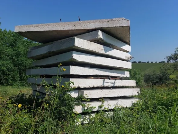 1#8034 Attrezzature edili agricole e arredi
