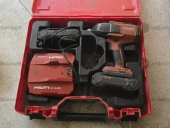 10#9467 Attrezzature edili tra cui avvitatori trapani smerigliatrici