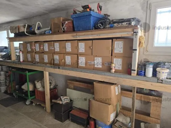 10#9467 Attrezzature edili tra cui avvitatori trapani smerigliatrici