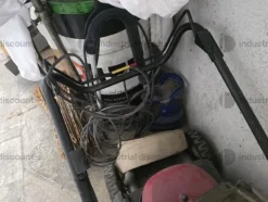 10#9467 Attrezzature edili tra cui avvitatori trapani smerigliatrici