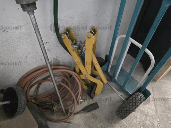 10#9467 Attrezzature edili tra cui avvitatori trapani smerigliatrici