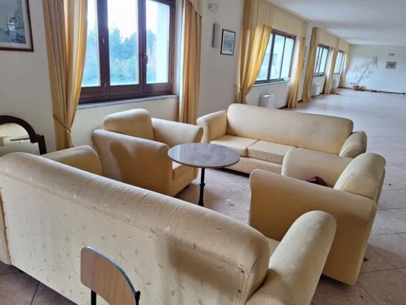 1#8141 Attrezzature e mobilio di hotel