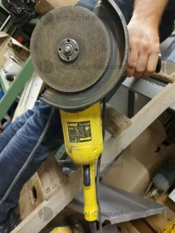 81#8980 Attrezzature e strumenti per edilizia