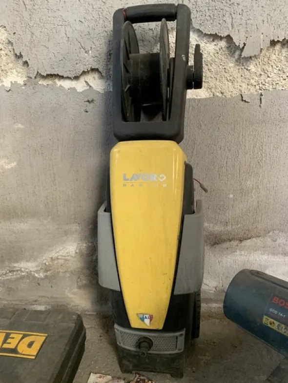 35#6949 Attrezzature e utensili per lavorazioni meccaniche