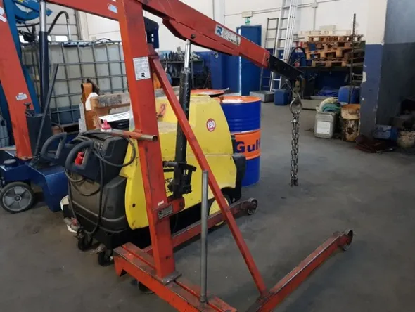 1#5348 Attrezzature officina e ricambi per automezzi industriali