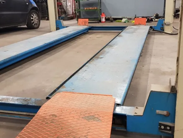 1#5348 Attrezzature officina e ricambi per automezzi industriali