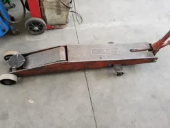 1#5348 Attrezzature officina e ricambi per automezzi industriali