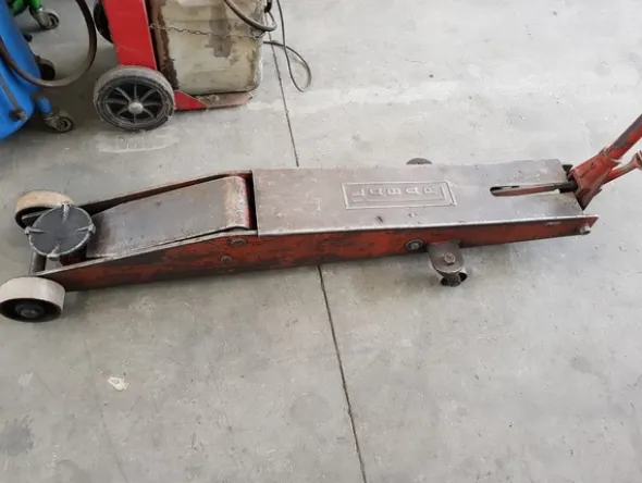 1#5348 Attrezzature officina e ricambi per automezzi industriali