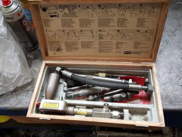 1#5348 Attrezzature officina e ricambi per automezzi industriali