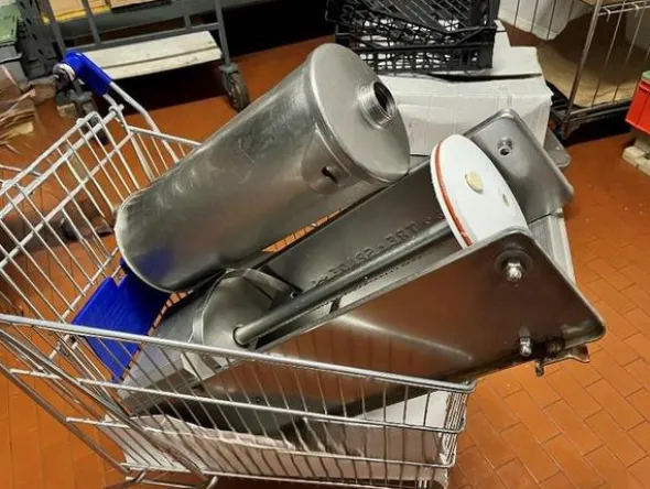 1#8498 Attrezzature per attività commercio e macellazione bestiame