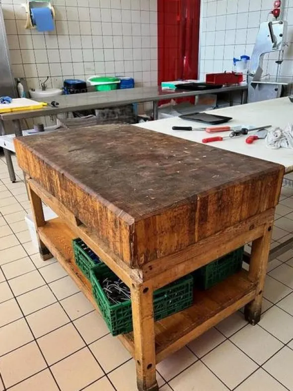 1#8498 Attrezzature per attività commercio e macellazione bestiame