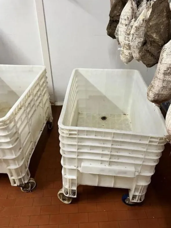 1#8498 Attrezzature per attività commercio e macellazione bestiame