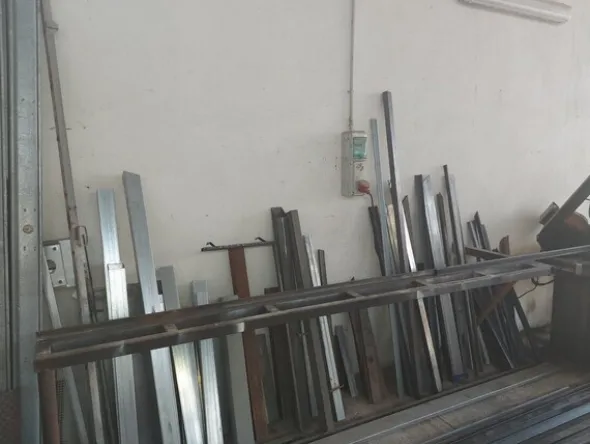 2#5574 Attrezzature per la lavorazione del ferro