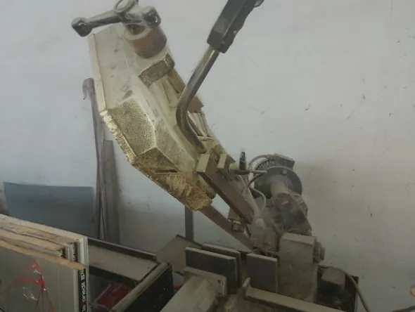 2#5574 Attrezzature per la lavorazione del ferro