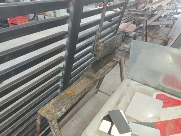 2#5574 Attrezzature per la lavorazione del ferro