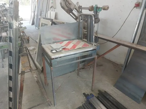 2#5574 Attrezzature per la lavorazione del ferro