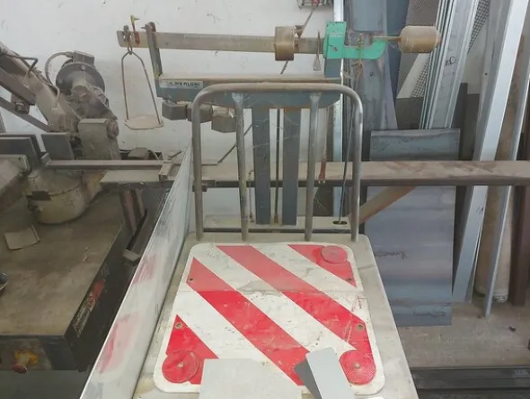 2#5574 Attrezzature per la lavorazione del ferro
