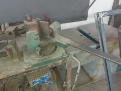 2#5574 Attrezzature per la lavorazione del ferro