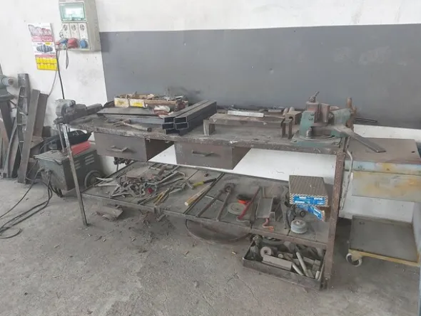 2#5574 Attrezzature per la lavorazione del ferro
