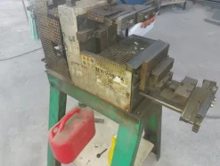2#5574 Attrezzature per la lavorazione del ferro