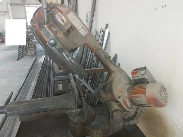 2#5574 Attrezzature per la lavorazione del ferro