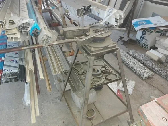 2#5574 Attrezzature per la lavorazione del ferro