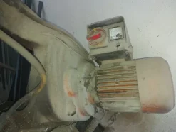 2#5574 Attrezzature per la lavorazione del ferro