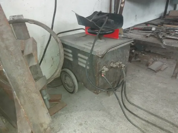 2#5574 Attrezzature per la lavorazione del ferro