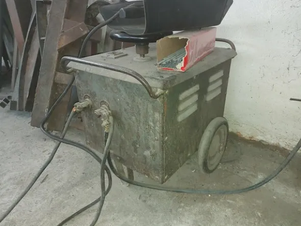 2#5574 Attrezzature per la lavorazione del ferro