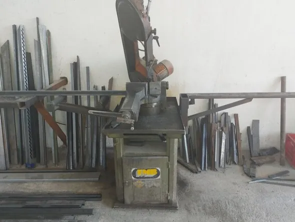 2#5574 Attrezzature per la lavorazione del ferro