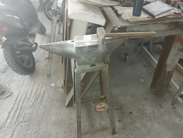 2#5574 Attrezzature per la lavorazione del ferro