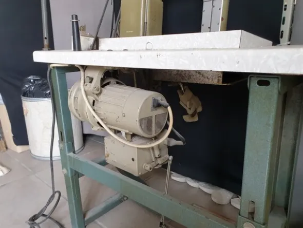 3#6047 Attrezzature per la produzione di calzature